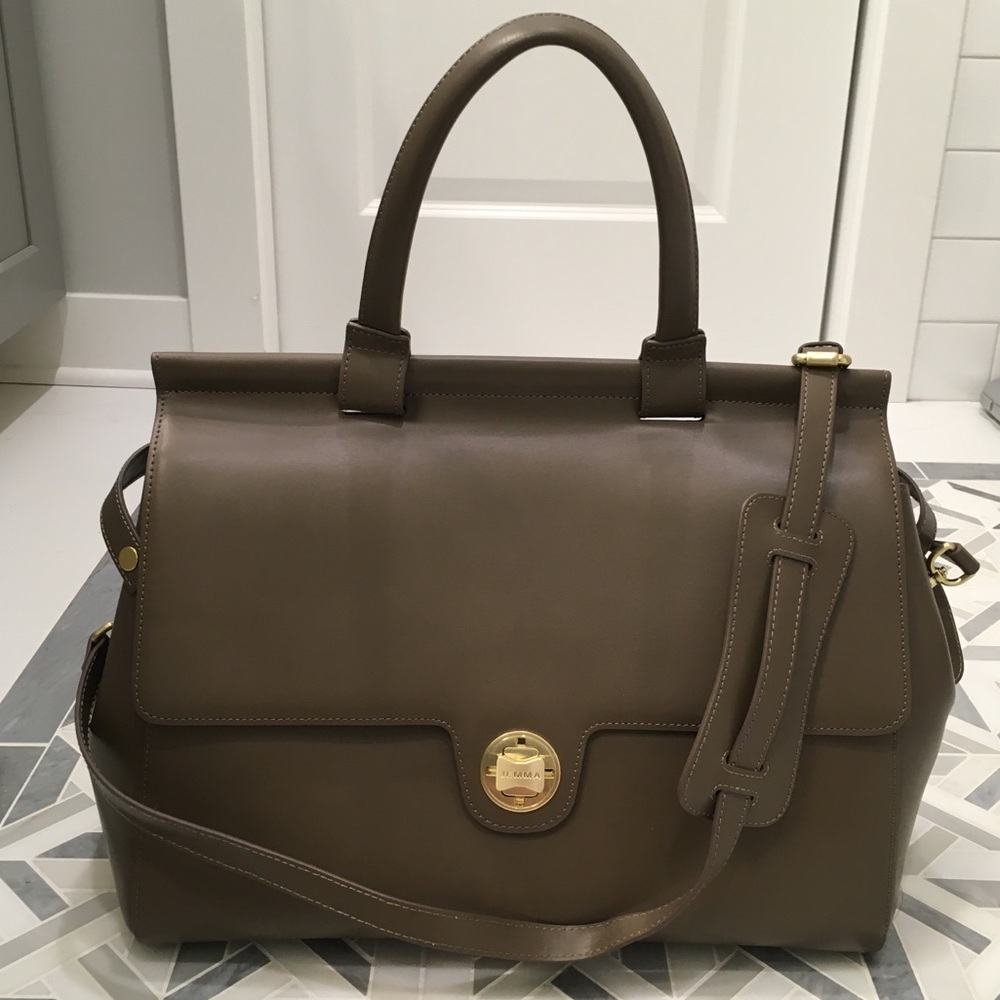 Elegant Brown Leather Handbag